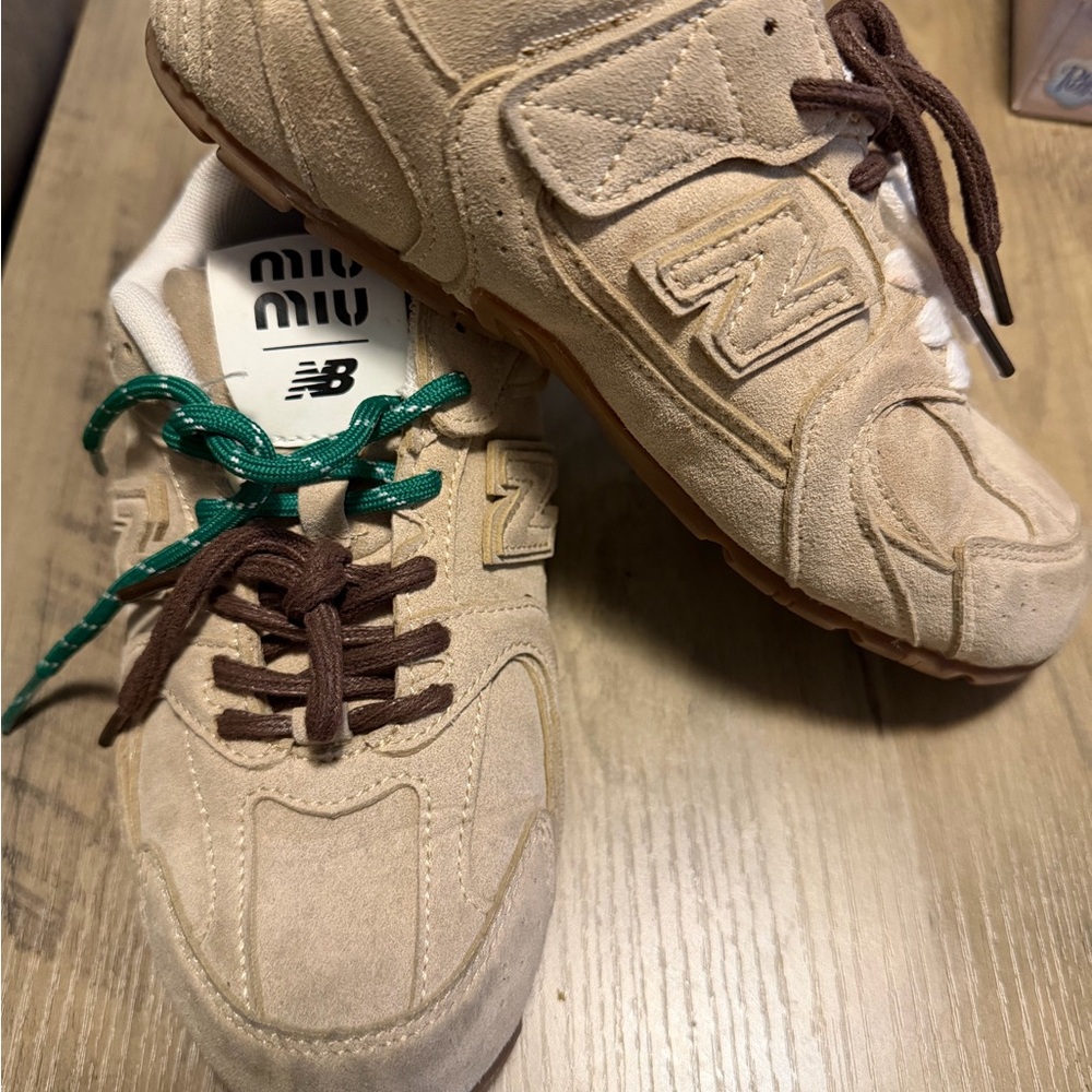 New Balance Beige Sneakers with Brown and Green Accents